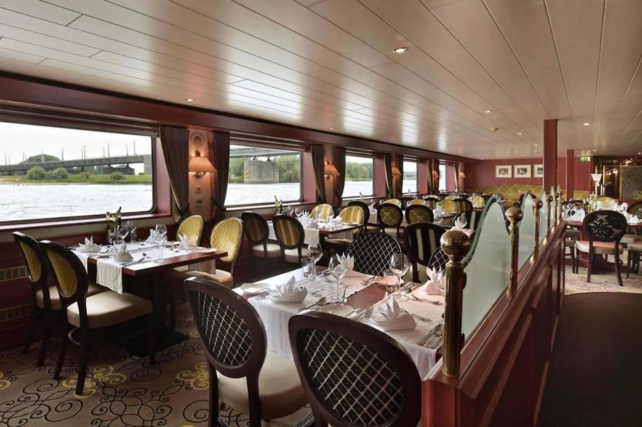 Botel Fairtours Hotelschiff Rembrandt Van Rijn*** Koeln