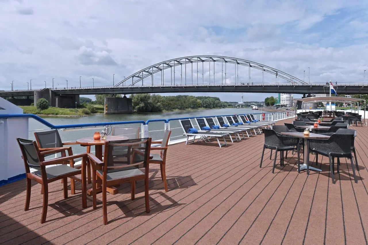 Botel Fairtours Hotelschiff Rembrandt van Rijn*** Köln