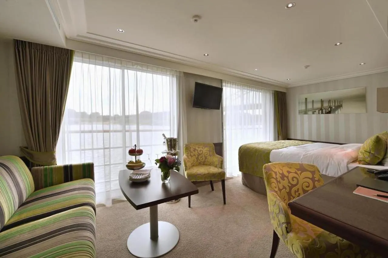 Fairtours Hotelschiff Rembrandt van Rijn*** Köln Deutschland