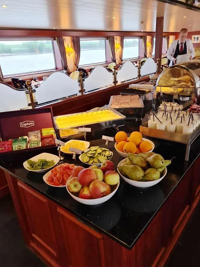 Fairtours Hotelschiff Rembrandt van Rijn*** Köln Deutschland
