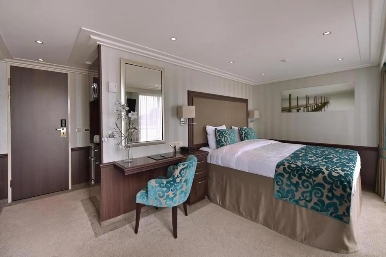 Fairtours Hotelschiff Rembrandt Van Rijn*** Koeln